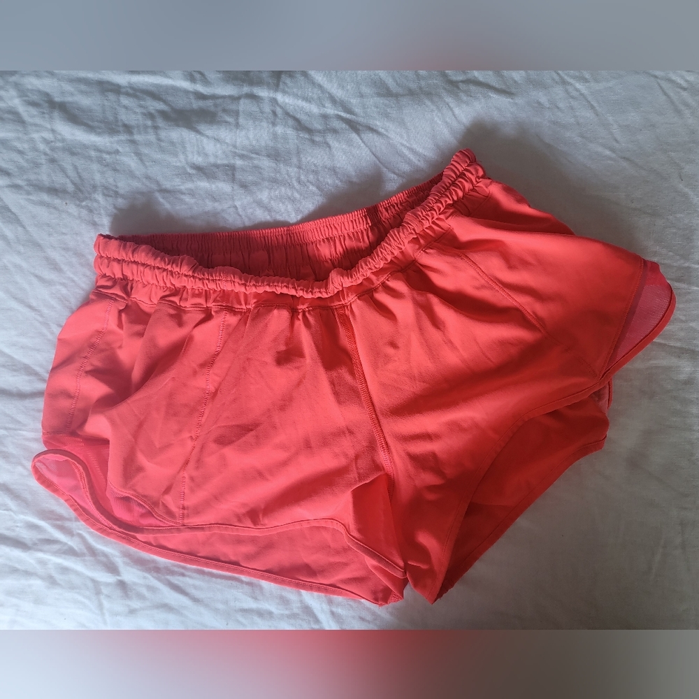 Lululemon Hotty Hot 2.5" Short Size 10
